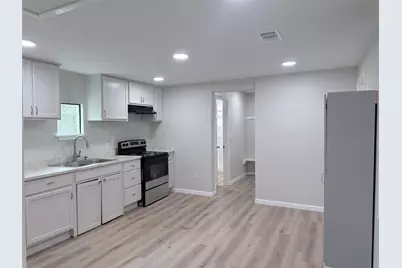 403 Taylor Street, Smithville, TX 78957 - Photo 6