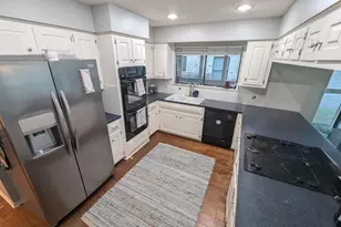 208 Crescent Bluff, Lakeway, TX 78734 - Photo 14