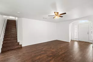 210 Summerside Ave, Lockhart, TX 78644 - Photo 6