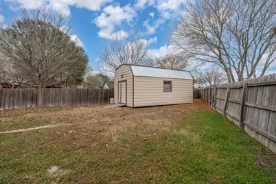 210 Summerside Avenue, Lockhart, TX 78644 - Photo 28