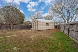 210 Summerside Ave, Lockhart, TX 78644 - Photo 28