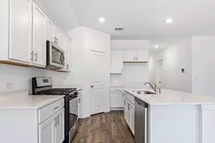 232 Juan Cordona Dr, Buda, TX 78610 - Photo 8