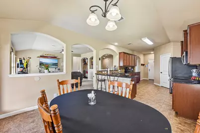 300 Hendelson Lane, Hutto, TX 78634 - Photo 10