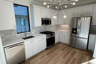 1131 Walton Ln, Austin, TX 78721 - Photo 4