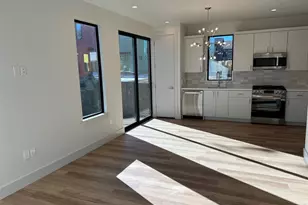 1131 Walton Ln, Austin, TX 78721 - Photo 2