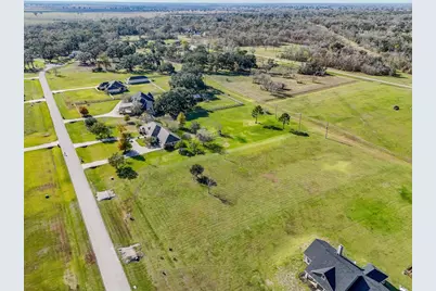 702 Comanche Trail Drive, Rosharon, TX 77583 - Photo 12