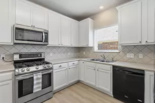 601 Brazos Bend Dr, Cedar Park, TX 78613 - Photo 4