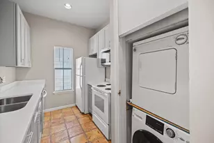 712 Graham Pl, Austin, TX 78705 - Photo 10