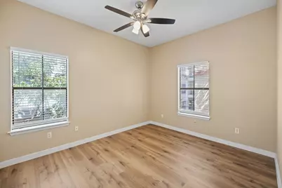 712 Graham Place #302, Austin, TX 78705 - Photo 26