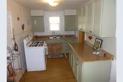 1319 Grace Street, Taylor, TX 76574 - Photo 8