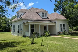 1319 Grace St, Taylor, TX 76574 - Photo 2