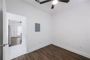 908 Poplar St, Austin, TX 78705 - Photo 14