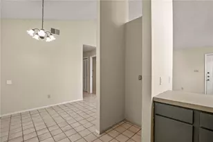 8807 Pineridge Dr, Austin, TX 78729 - Photo 10