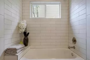 2103 E 14th St, Austin, TX 78702 - Photo 20