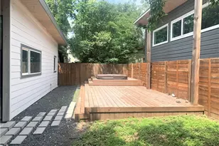 2103 E 14th St, Austin, TX 78702 - Photo 28