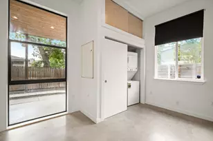 2103 E 14th St, Austin, TX 78702 - Photo 16