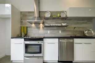 2103 E 14th St, Austin, TX 78702 - Photo 8