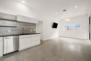 2103 E 14th St, Austin, TX 78702 - Photo 14