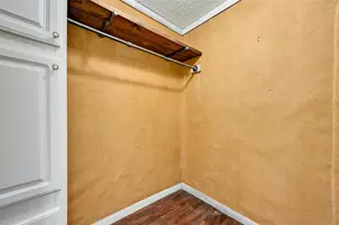 1619 J J Seabrook Dr, Austin, TX 78721 - Photo 14