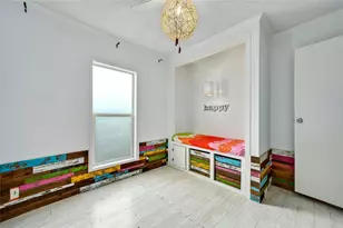 1619 J J Seabrook Dr, Austin, TX 78721 - Photo 16