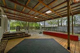 1619 J J Seabrook Dr, Austin, TX 78721 - Photo 18