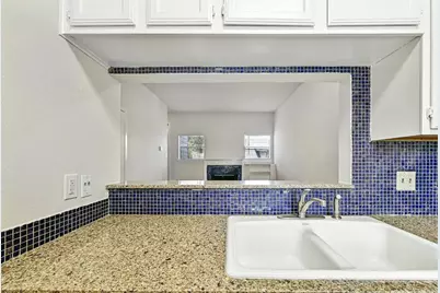 505 Bellevue Place #7, Austin, TX 78705 - Photo 12