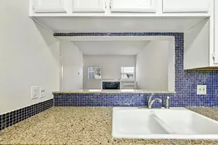 505 Bellevue Pl, Austin, TX 78705 - Photo 12