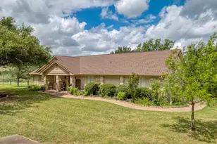 701 Berry Ln, Georgetown, TX 78626 - Photo 2