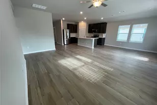 404 Grasslands Trl, Hutto, TX 78634 - Photo 10