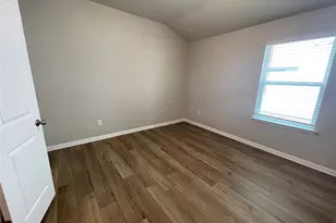 404 Grasslands Trl, Hutto, TX 78634 - Photo 14