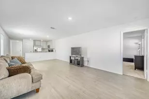 100 Burt Rainey Ln, Jarrell, TX 76537 - Photo 4