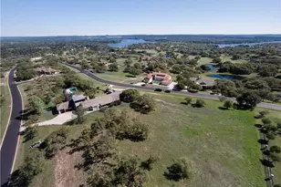 27213 Waterfall Hill Pkwy, Spicewood, TX 78669 - Photo 10