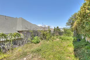 303 Hensley Dr, Austin, TX 78738 - Photo 30