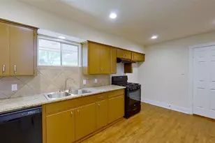 2107 Magnolia Dr, Round Rock, TX 78664 - Photo 8