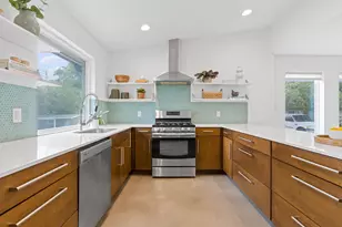 2008 Meadowridge Dr, Austin, TX 78704 - Photo 2