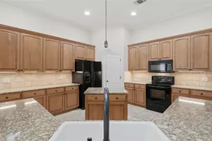 905 Mountain Dr, San Marcos, TX 78666 - Photo 16