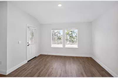 289 Rivers Edge Drive, Georgetown, TX 78628 - Photo 6