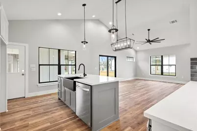 203 N Avenue J, Johnson City, TX 78636 - Photo 14