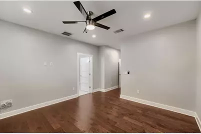 1126 Lott Avenue #B, Austin, TX 78721 - Photo 8