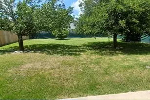121 Wegstrom St, Hutto, TX 78634 - Photo 2