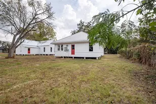 304 Washington St, Smithville, TX 78957 - Photo 38