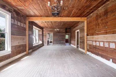 304 Washington Street, Smithville, TX 78957 - Photo 10