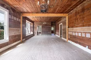 304 Washington St, Smithville, TX 78957 - Photo 10