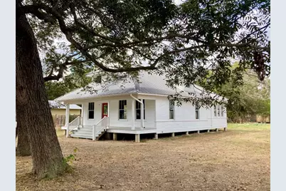 304 Washington Street, Smithville, TX 78957 - Photo 1
