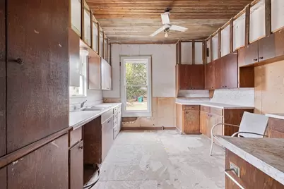 304 Washington Street, Smithville, TX 78957 - Photo 30