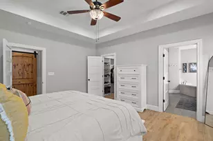 136 Fawn Holw, Elgin, TX 78621 - Photo 16