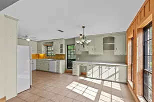 12914 Pfluger Berkman Ln, Coupland, TX 78615 - Photo 22