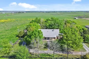 12914 Pfluger Berkman Ln, Coupland, TX 78615 - Photo 32