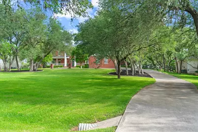 2400 Summit Ridge Drive, San Marcos, TX 78666 - Photo 32
