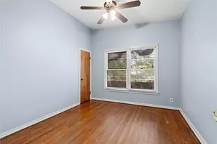 2111 W 10th St, Austin, TX 78703 - Photo 10